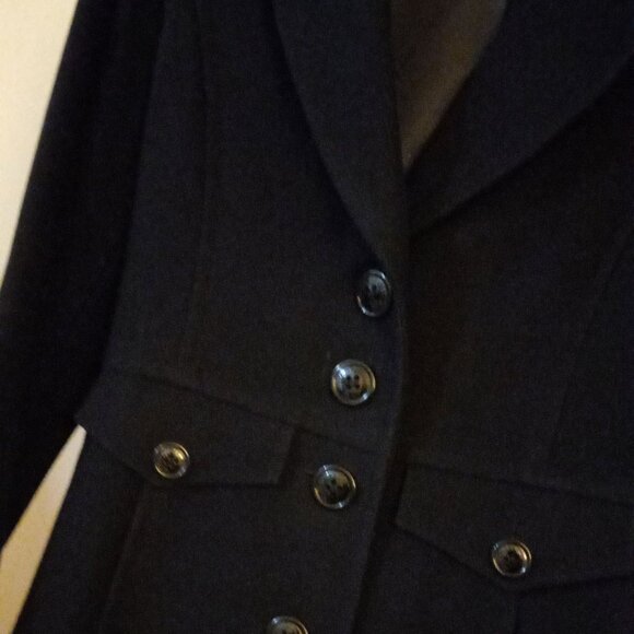 BLACK COAT MEDIUM - Picture 2 of 4